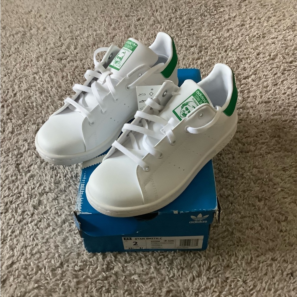 🔥🔥HOST PIC🔥🔥 Adidas White and Green Sneakers Low-Top Casual FX7524